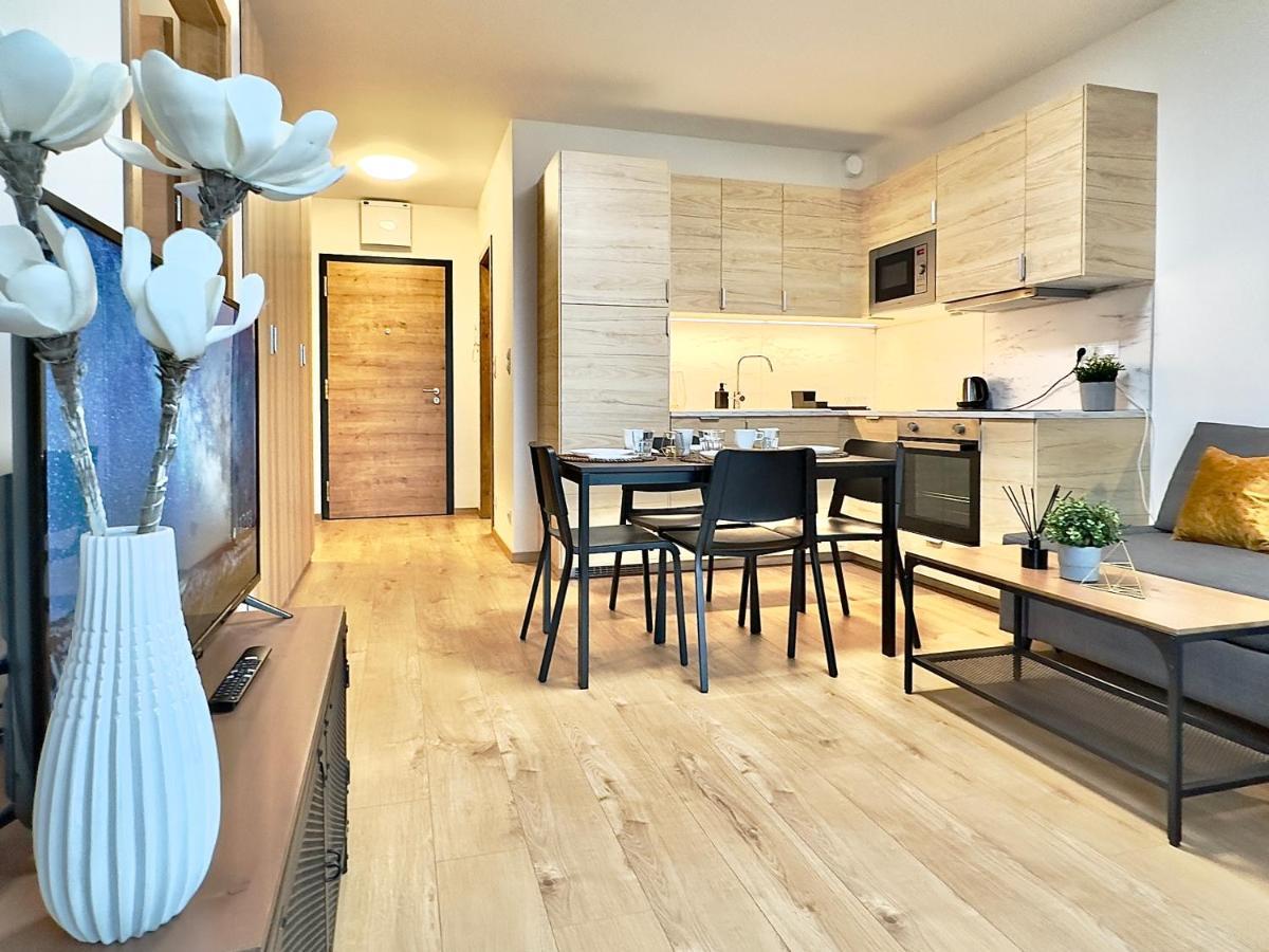Yarn - Brand New - Free Parking - Balcony With City View - Central Shopping Mall Pressburg Exterior foto