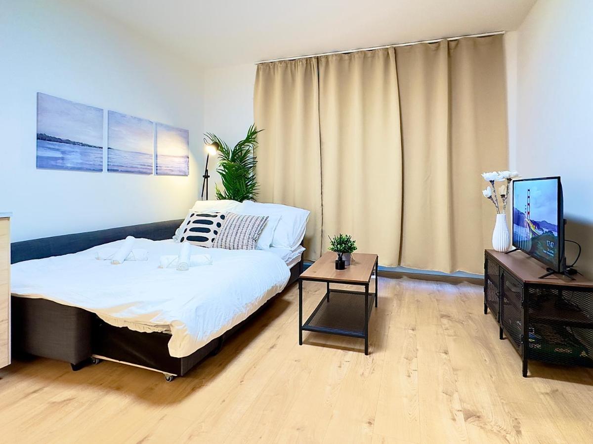 Yarn - Brand New - Free Parking - Balcony With City View - Central Shopping Mall Pressburg Exterior foto